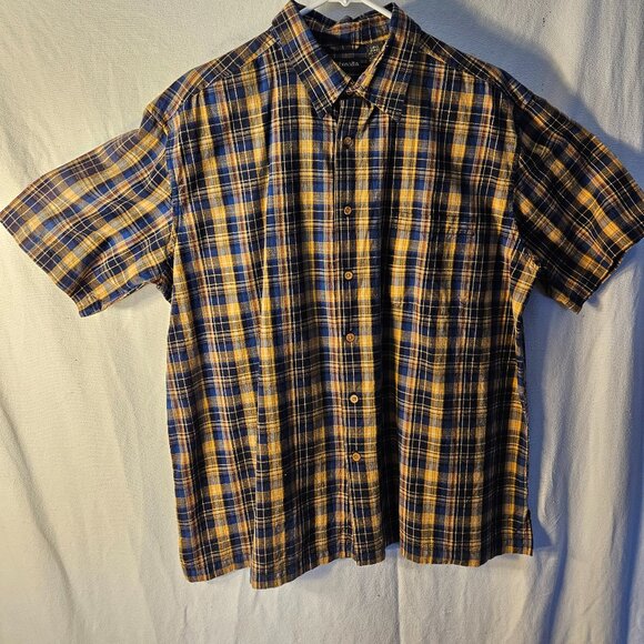 St. John's Bay Short Sleeve Dress Shirt -- ITEM #1863 - Picture 1 of 2